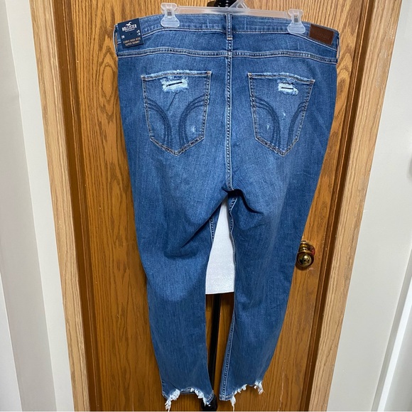 Curvy, high rise, super skinny jeans with distressing - Picture 5 of 11